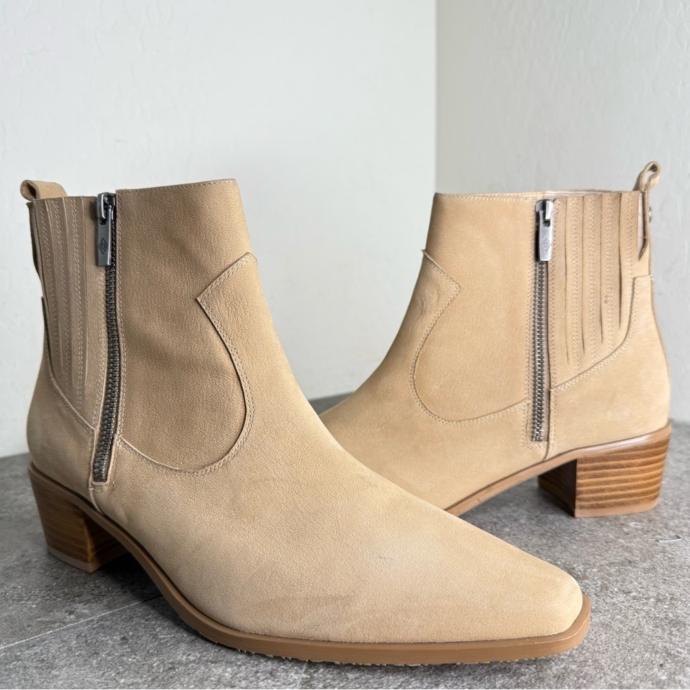 NEW Donald J. Pliner Banks Tan Suede Distressed Western Bootie Women’s Size 9.5
